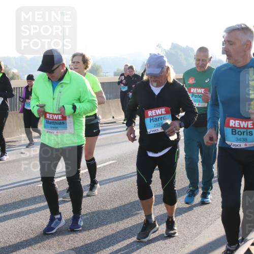 03.10.2025 - Köhlbrandbrückenlauf Lena Gebhardt http://msf.ph/oto/9046805 03.10.2025 09:28:36 Position 1 3396, 2527, 2272, 3438 meine-sportfotos.de