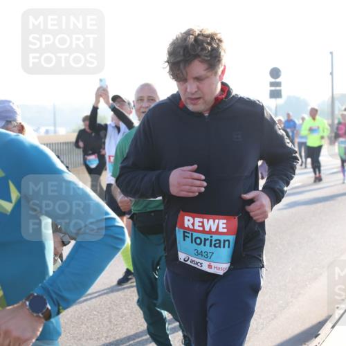 03.10.2025 - Köhlbrandbrückenlauf Lena Gebhardt http://msf.ph/oto/9046818 03.10.2025 09:28:37 Position 1 3437 meine-sportfotos.de