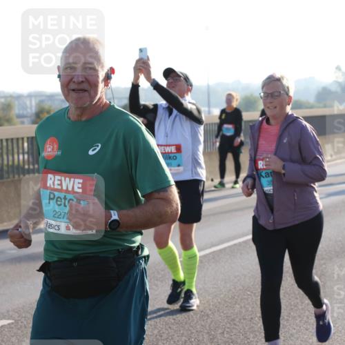 03.10.2025 - Köhlbrandbrückenlauf Lena Gebhardt http://msf.ph/oto/9046828 03.10.2025 09:28:39 Position 1 2272, 35 meine-sportfotos.de