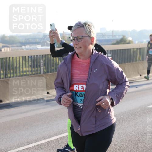 03.10.2025 - Köhlbrandbrückenlauf Lena Gebhardt http://msf.ph/oto/9046839 03.10.2025 09:28:40 Position 1 35 meine-sportfotos.de