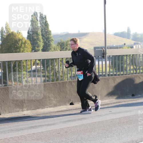 03.10.2025 - Köhlbrandbrückenlauf Lena Gebhardt http://msf.ph/oto/9046864 03.10.2025 09:28:42 Position 1 226 meine-sportfotos.de
