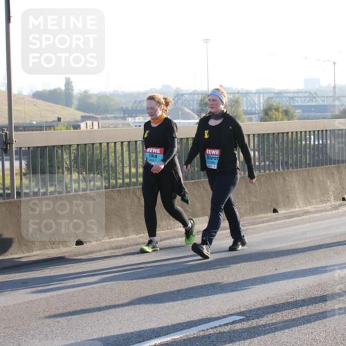 03.10.2025 - Köhlbrandbrückenlauf Lena Gebhardt http://msf.ph/oto/9046879 03.10.2025 09:28:44 Position 1 2887, 2412 meine-sportfotos.de