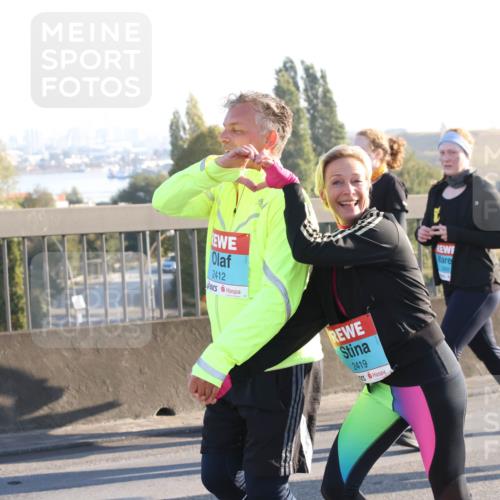 03.10.2025 - Köhlbrandbrückenlauf Lena Gebhardt http://msf.ph/oto/9046947 03.10.2025 09:28:46 Position 1 2412, 2419 meine-sportfotos.de