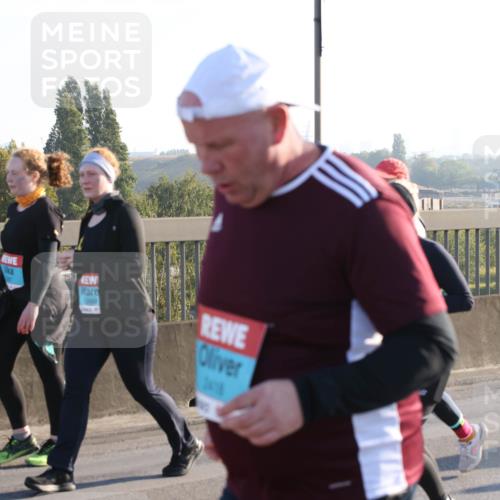 03.10.2025 - Köhlbrandbrückenlauf Lena Gebhardt http://msf.ph/oto/9046965 03.10.2025 09:28:47 Position 1  meine-sportfotos.de