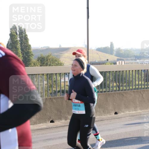 03.10.2025 - Köhlbrandbrückenlauf Lena Gebhardt http://msf.ph/oto/9046970 03.10.2025 09:28:47 Position 1 1819 meine-sportfotos.de