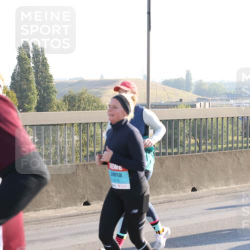 03.10.2025 - Köhlbrandbrückenlauf Lena Gebhardt http://msf.ph/oto/9046973 03.10.2025 09:28:47 Position 1 1819 meine-sportfotos.de