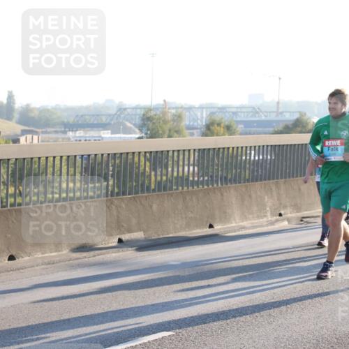 03.10.2025 - Köhlbrandbrückenlauf Lena Gebhardt http://msf.ph/oto/9046979 03.10.2025 09:28:47 Position 1 3657 meine-sportfotos.de