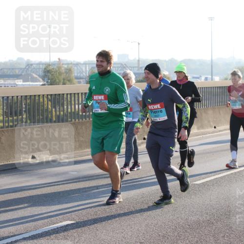 03.10.2025 - Köhlbrandbrückenlauf Lena Gebhardt http://msf.ph/oto/9047005 03.10.2025 09:28:48 Position 1 3657 meine-sportfotos.de