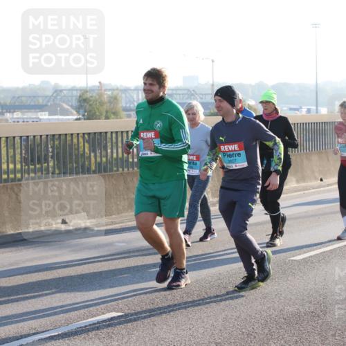 03.10.2025 - Köhlbrandbrückenlauf Lena Gebhardt http://msf.ph/oto/9047009 03.10.2025 09:28:48 Position 1 3657 meine-sportfotos.de