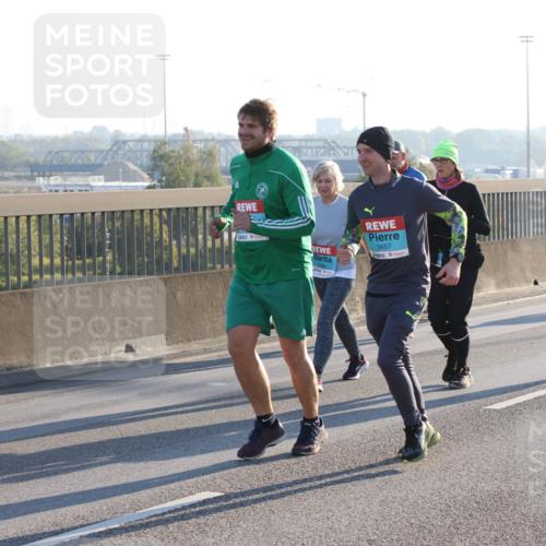 03.10.2025 - Köhlbrandbrückenlauf Lena Gebhardt http://msf.ph/oto/9047013 03.10.2025 09:28:48 Position 1 3657 meine-sportfotos.de