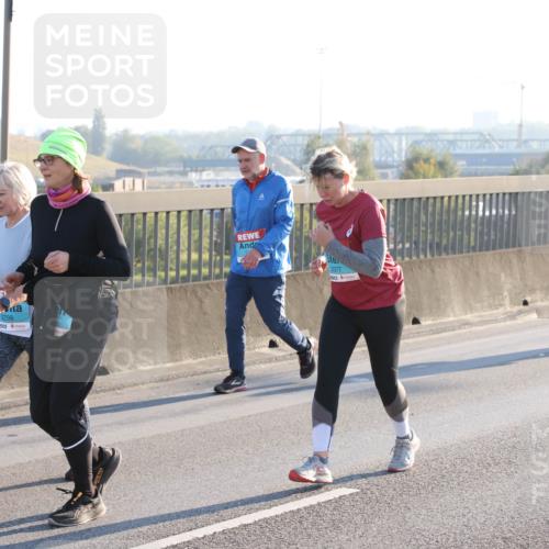 03.10.2025 - Köhlbrandbrückenlauf Lena Gebhardt http://msf.ph/oto/9047045 03.10.2025 09:28:50 Position 1 3298, 3377 meine-sportfotos.de
