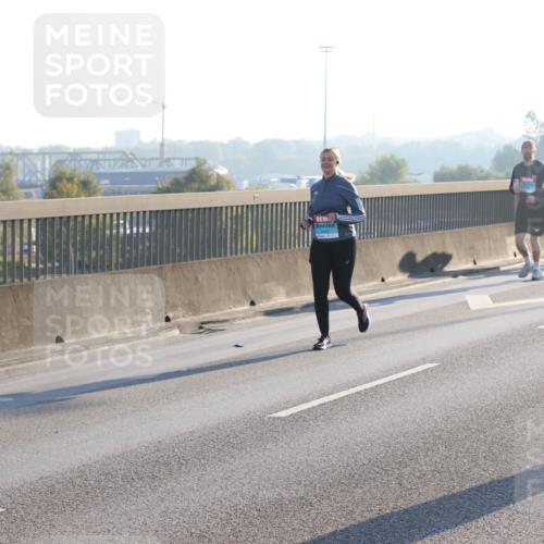 03.10.2025 - Köhlbrandbrückenlauf Lena Gebhardt http://msf.ph/oto/9047052 03.10.2025 09:28:51 Position 1 3377, 2513 meine-sportfotos.de
