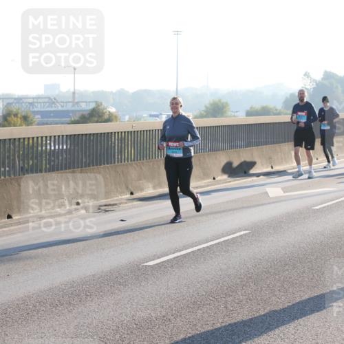 03.10.2025 - Köhlbrandbrückenlauf Lena Gebhardt http://msf.ph/oto/9047055 03.10.2025 09:28:51 Position 1 2513 meine-sportfotos.de