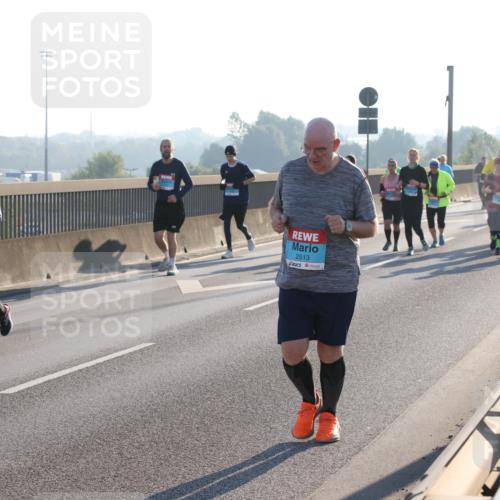 03.10.2025 - Köhlbrandbrückenlauf Lena Gebhardt http://msf.ph/oto/9047064 03.10.2025 09:28:51 Position 1 2443, 2513 meine-sportfotos.de