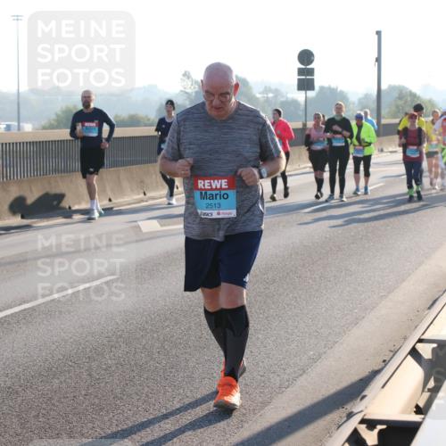 03.10.2025 - Köhlbrandbrückenlauf Lena Gebhardt http://msf.ph/oto/9047071 03.10.2025 09:28:52 Position 1 2443, 2513 meine-sportfotos.de