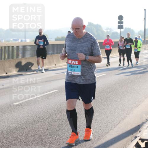 03.10.2025 - Köhlbrandbrückenlauf Lena Gebhardt http://msf.ph/oto/9047076 03.10.2025 09:28:52 Position 1 2443, 2513 meine-sportfotos.de