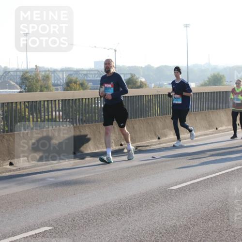 03.10.2025 - Köhlbrandbrückenlauf Lena Gebhardt http://msf.ph/oto/9047099 03.10.2025 09:28:55 Position 1  meine-sportfotos.de
