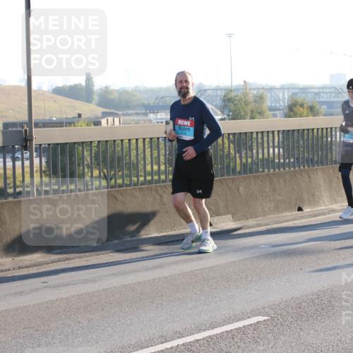 03.10.2025 - Köhlbrandbrückenlauf Lena Gebhardt http://msf.ph/oto/9047119 03.10.2025 09:28:56 Position 1  meine-sportfotos.de