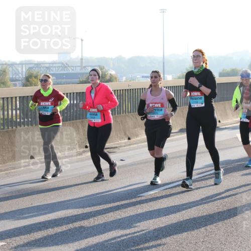 03.10.2025 - Köhlbrandbrückenlauf Lena Gebhardt http://msf.ph/oto/9047126 03.10.2025 09:28:58 Position 1 2170, 2429, 2470, 2159, 3412, 3413, 5 meine-sportfotos.de