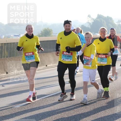 03.10.2025 - Köhlbrandbrückenlauf Lena Gebhardt http://msf.ph/oto/9047155 03.10.2025 09:29:01 Position 1 2875, 2872, 2297, 22, 2874, 207 meine-sportfotos.de