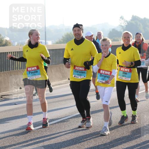03.10.2025 - Köhlbrandbrückenlauf Lena Gebhardt http://msf.ph/oto/9047166 03.10.2025 09:29:02 Position 1 2875, 2872, 2874, 2871, 2297, 2299 meine-sportfotos.de