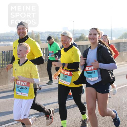 03.10.2025 - Köhlbrandbrückenlauf Lena Gebhardt http://msf.ph/oto/9047215 03.10.2025 09:29:04 Position 1 2875, 2871, 2874, 2297, 2299 meine-sportfotos.de