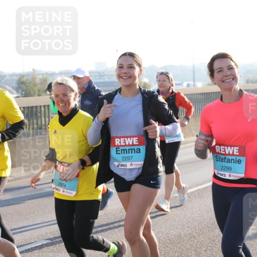 03.10.2025 - Köhlbrandbrückenlauf Lena Gebhardt http://msf.ph/oto/9047223 03.10.2025 09:29:04 Position 1 2871, 2297, 2299, 2874 meine-sportfotos.de