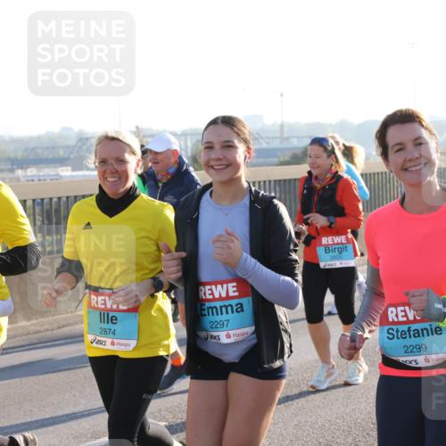 03.10.2025 - Köhlbrandbrückenlauf Lena Gebhardt http://msf.ph/oto/9047236 03.10.2025 09:29:04 Position 1 2871, 2874, 2297, 2600, 2299 meine-sportfotos.de