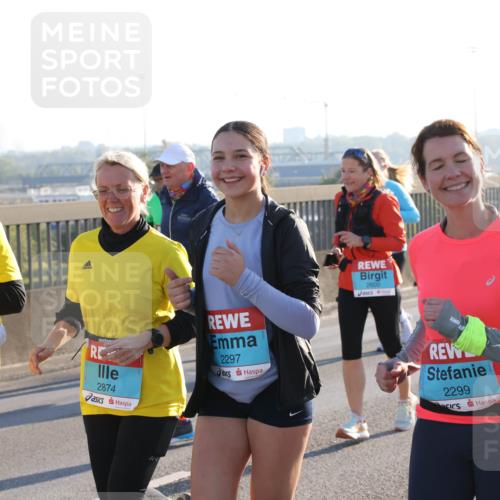 03.10.2025 - Köhlbrandbrückenlauf Lena Gebhardt http://msf.ph/oto/9047239 03.10.2025 09:29:04 Position 1 2871, 2874, 2297, 2600, 2299 meine-sportfotos.de