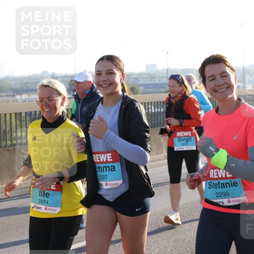 03.10.2025 - Köhlbrandbrückenlauf Lena Gebhardt http://msf.ph/oto/9047241 03.10.2025 09:29:04 Position 1 2871, 2874, 2297, 2600, 2299 meine-sportfotos.de