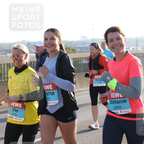 03.10.2025 - Köhlbrandbrückenlauf Lena Gebhardt http://msf.ph/oto/9047243 03.10.2025 09:29:04 Position 1 0, 2874, 297, 2600, 2299 meine-sportfotos.de