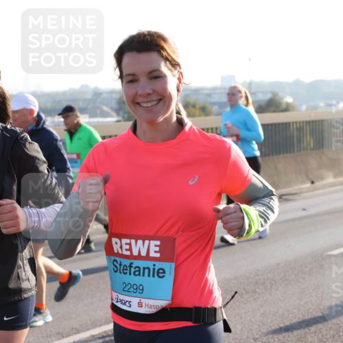 03.10.2025 - Köhlbrandbrückenlauf Lena Gebhardt http://msf.ph/oto/9047255 03.10.2025 09:29:05 Position 1 2297, 2299 meine-sportfotos.de