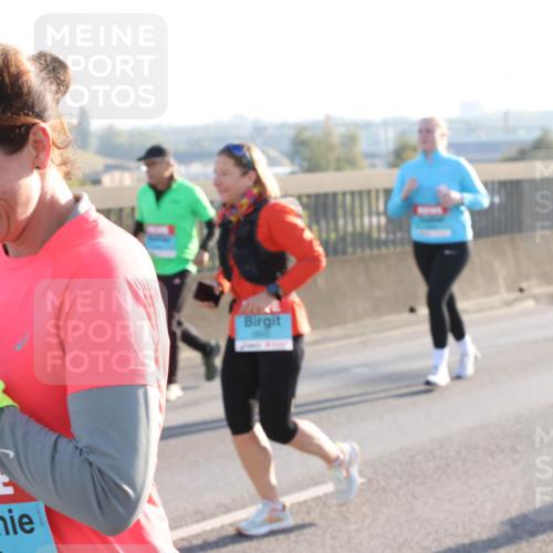 03.10.2025 - Köhlbrandbrückenlauf Lena Gebhardt http://msf.ph/oto/9047256 03.10.2025 09:29:05 Position 1  meine-sportfotos.de