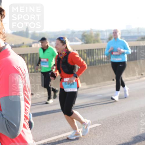 03.10.2025 - Köhlbrandbrückenlauf Lena Gebhardt http://msf.ph/oto/9047259 03.10.2025 09:29:05 Position 1 2299 meine-sportfotos.de