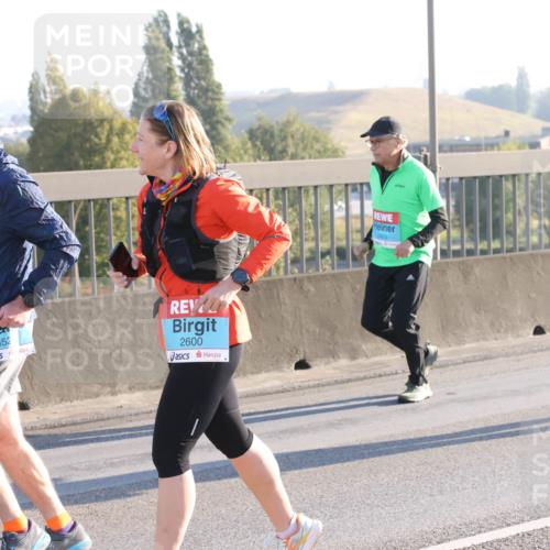 03.10.2025 - Köhlbrandbrückenlauf Lena Gebhardt http://msf.ph/oto/9047264 03.10.2025 09:29:06 Position 1 2652, 2600, 2453, 2597 meine-sportfotos.de