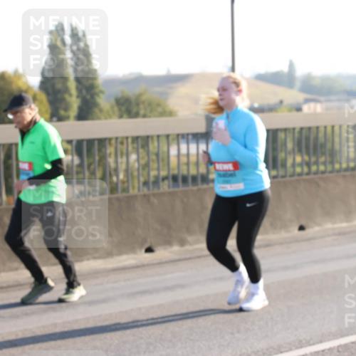 03.10.2025 - Köhlbrandbrückenlauf Lena Gebhardt http://msf.ph/oto/9047274 03.10.2025 09:29:07 Position 1  meine-sportfotos.de