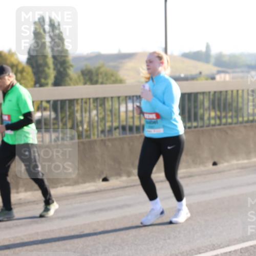 03.10.2025 - Köhlbrandbrückenlauf Lena Gebhardt http://msf.ph/oto/9047277 03.10.2025 09:29:07 Position 1  meine-sportfotos.de