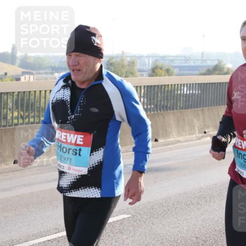 03.10.2025 - Köhlbrandbrückenlauf Lena Gebhardt http://msf.ph/oto/9047283 03.10.2025 09:29:08 Position 1 2971, 2667 meine-sportfotos.de