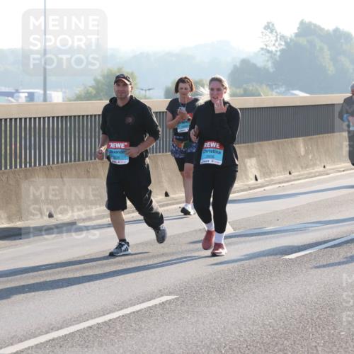03.10.2025 - Köhlbrandbrückenlauf Lena Gebhardt http://msf.ph/oto/9047301 03.10.2025 09:29:10 Position 1 2936, 2636, 2606 meine-sportfotos.de