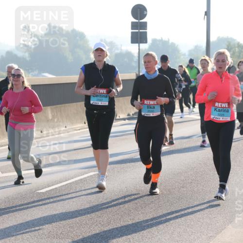 03.10.2025 - Köhlbrandbrückenlauf Lena Gebhardt http://msf.ph/oto/9047321 03.10.2025 09:29:12 Position 1 2553, 2550, 3225 meine-sportfotos.de