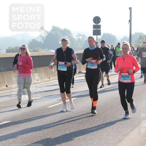 03.10.2025 - Köhlbrandbrückenlauf Lena Gebhardt http://msf.ph/oto/9047327 03.10.2025 09:29:12 Position 1 2553, 2550, 3225 meine-sportfotos.de