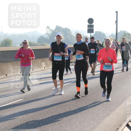 03.10.2025 - Köhlbrandbrückenlauf Lena Gebhardt http://msf.ph/oto/9047333 03.10.2025 09:29:13 Position 1 2553, 2550, 3225 meine-sportfotos.de