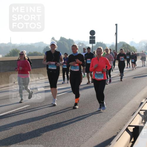 03.10.2025 - Köhlbrandbrückenlauf Lena Gebhardt http://msf.ph/oto/9047340 03.10.2025 09:29:13 Position 1 2550 meine-sportfotos.de