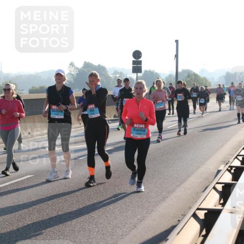 03.10.2025 - Köhlbrandbrückenlauf Lena Gebhardt http://msf.ph/oto/9047342 03.10.2025 09:29:14 Position 1 3225 meine-sportfotos.de