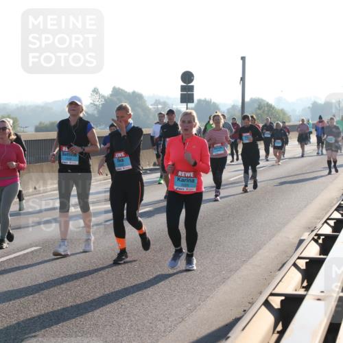 03.10.2025 - Köhlbrandbrückenlauf Lena Gebhardt http://msf.ph/oto/9047345 03.10.2025 09:29:14 Position 1 2553, 3225 meine-sportfotos.de