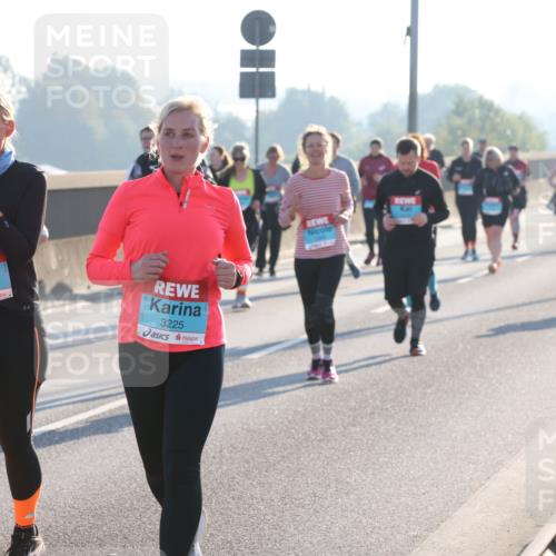 03.10.2025 - Köhlbrandbrückenlauf Lena Gebhardt http://msf.ph/oto/9047350 03.10.2025 09:29:14 Position 1 2550, 3225 meine-sportfotos.de