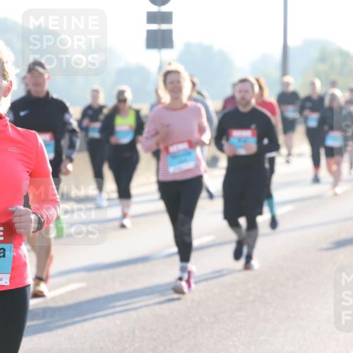 03.10.2025 - Köhlbrandbrückenlauf Lena Gebhardt http://msf.ph/oto/9047357 03.10.2025 09:29:15 Position 1 3225 meine-sportfotos.de