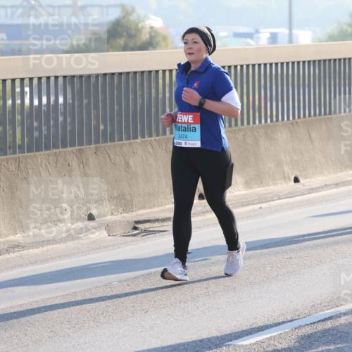 03.10.2025 - Köhlbrandbrückenlauf Lena Gebhardt http://msf.ph/oto/9047373 03.10.2025 09:29:18 Position 1 2474, 2569 meine-sportfotos.de