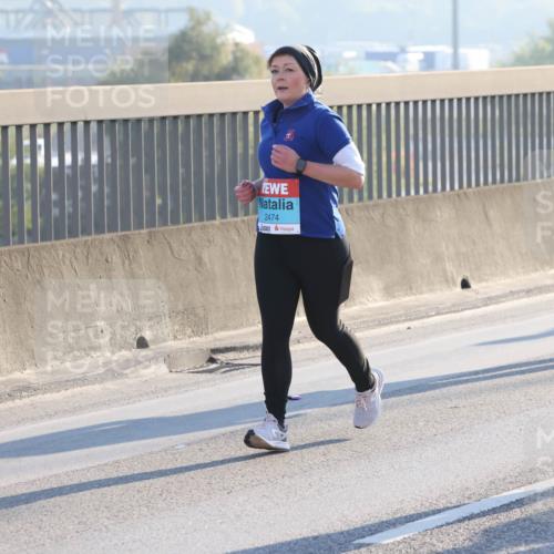 03.10.2025 - Köhlbrandbrückenlauf Lena Gebhardt http://msf.ph/oto/9047376 03.10.2025 09:29:18 Position 1 2474, 2569 meine-sportfotos.de