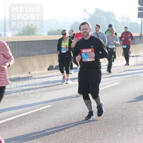 03.10.2025 - Köhlbrandbrückenlauf Lena Gebhardt http://msf.ph/oto/9047394 03.10.2025 09:29:19 Position 1 2568, 3475 meine-sportfotos.de